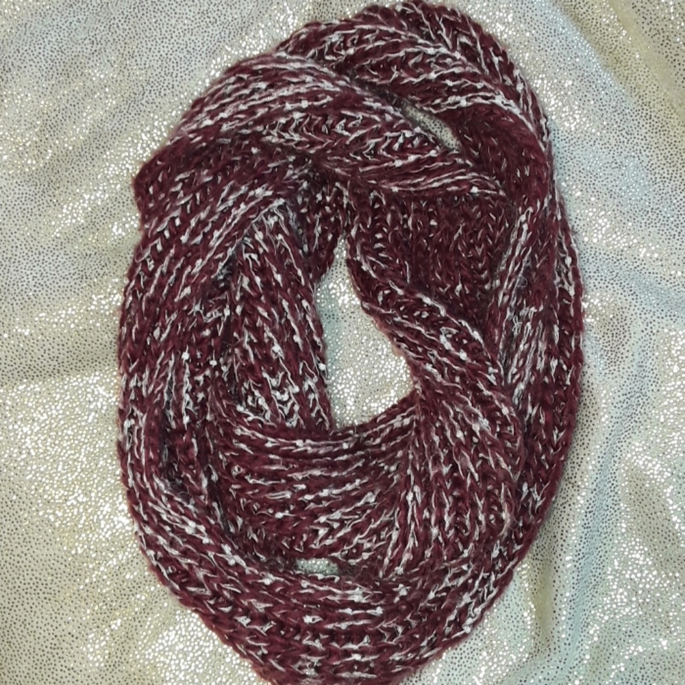 Bundle of 2 scarfs and a size 24 belt